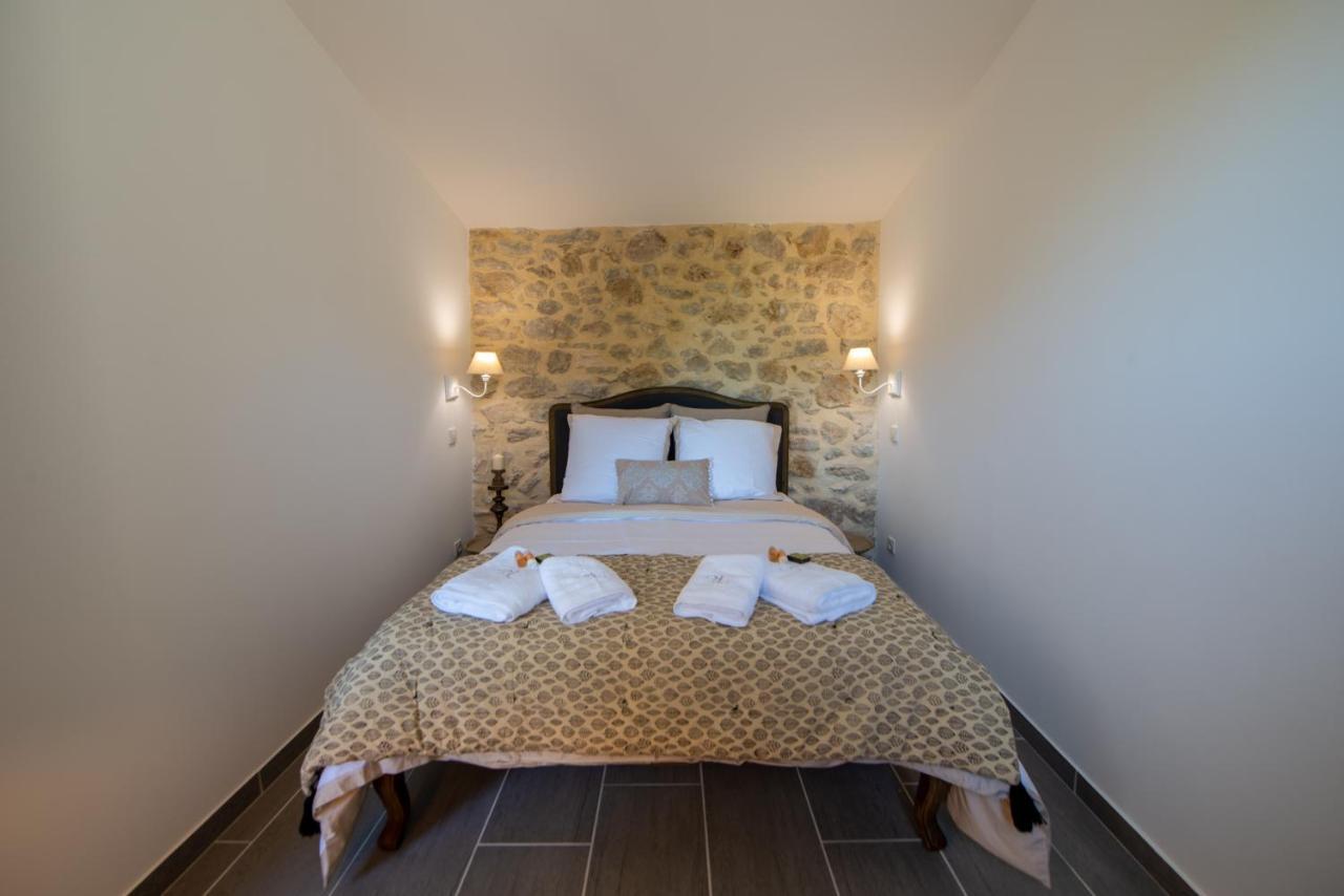 La Maison De Livia, Gite, Chambres Et Table D'Hotes, Entre Uzes Et Nimes Sauzet  Exterior foto