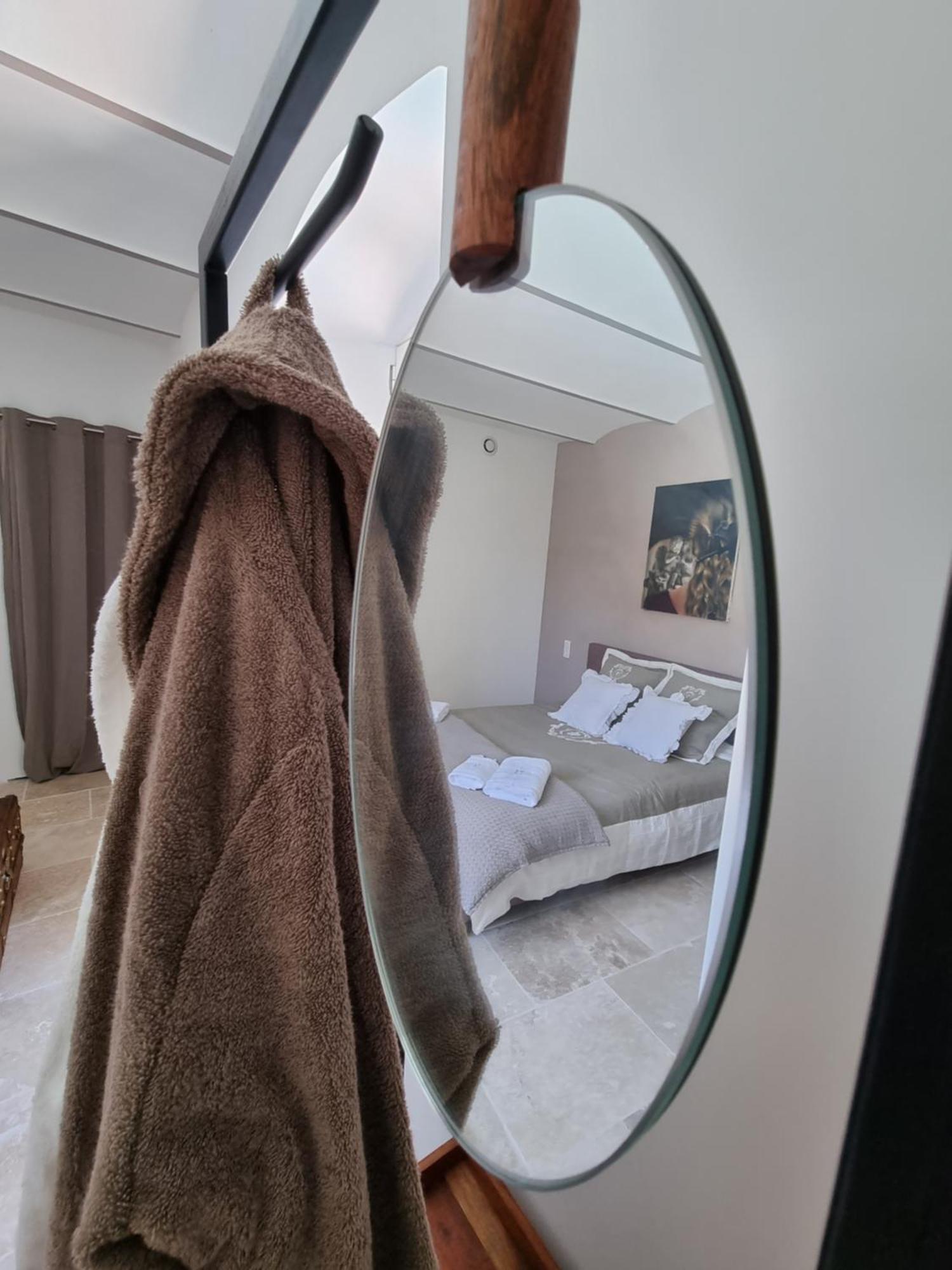 La Maison De Livia, Gite, Chambres Et Table D'Hotes, Entre Uzes Et Nimes Sauzet  Exterior foto