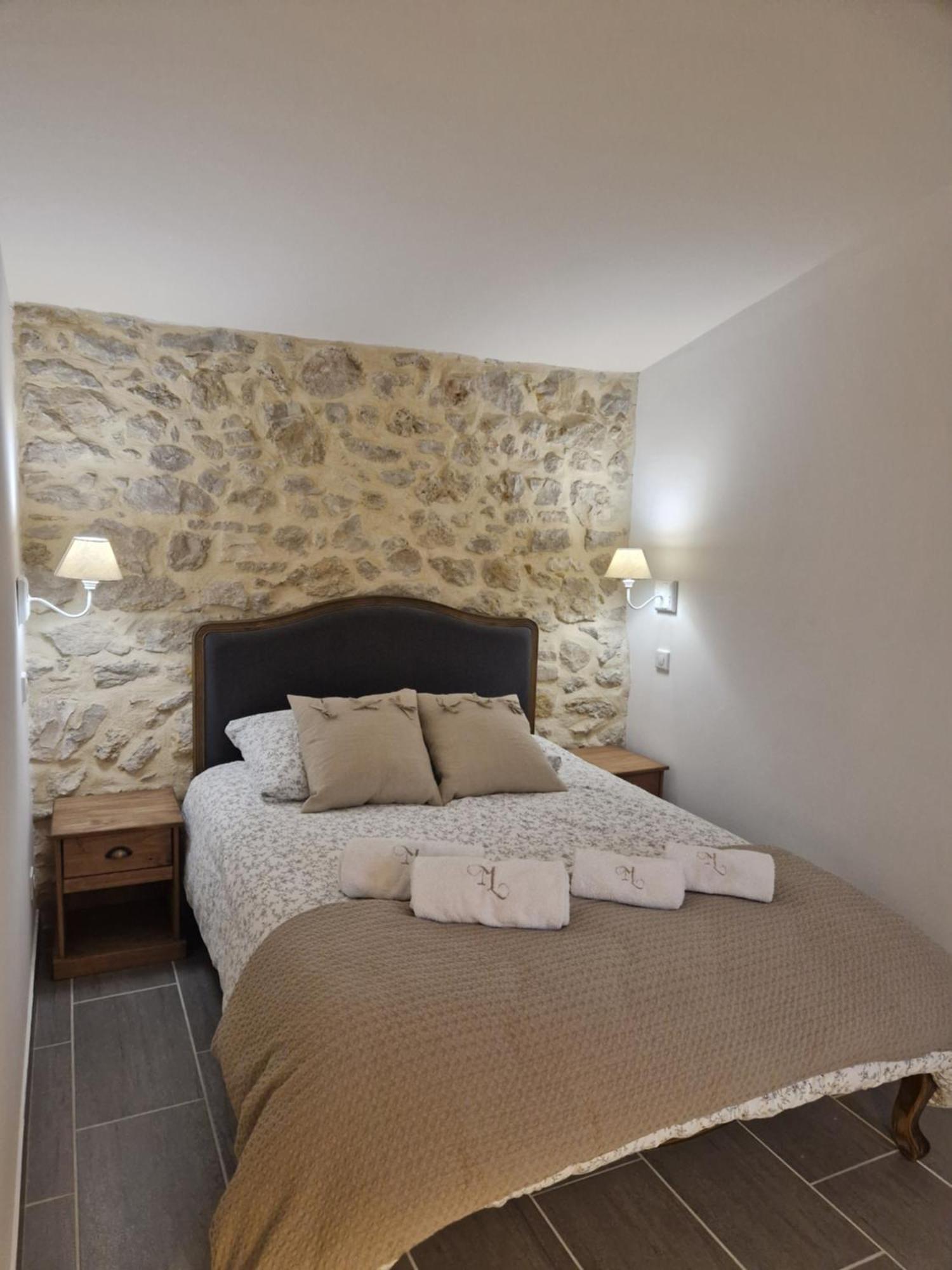 La Maison De Livia, Gite, Chambres Et Table D'Hotes, Entre Uzes Et Nimes Sauzet  Exterior foto