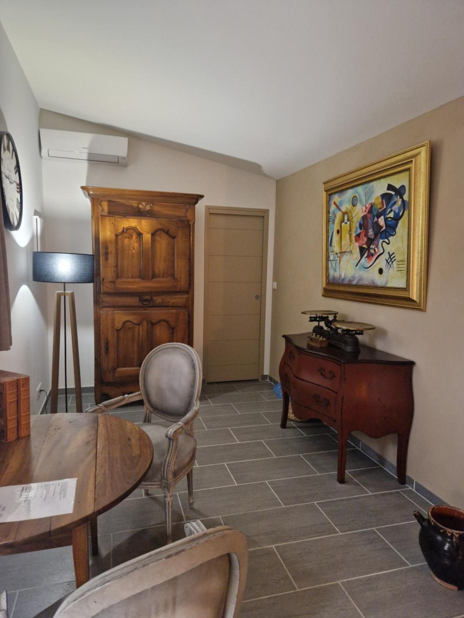 La Maison De Livia, Gite, Chambres Et Table D'Hotes, Entre Uzes Et Nimes Sauzet  Exterior foto